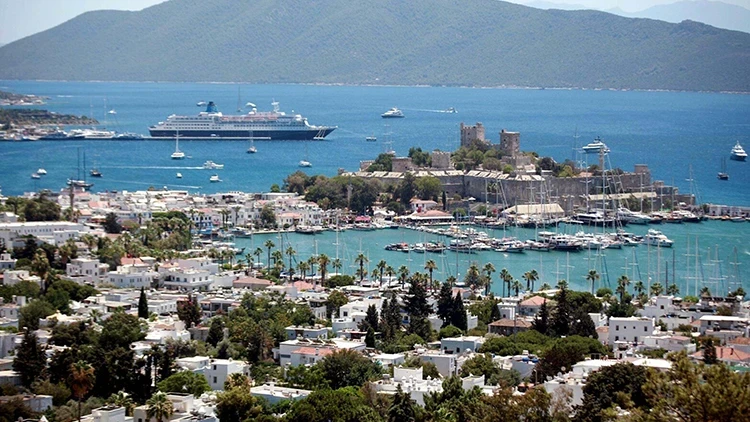 Bodrum'a ilk 5 ayda 172 bin turist geldi! Uzmanlardan sahte rezervasyon uyarısı