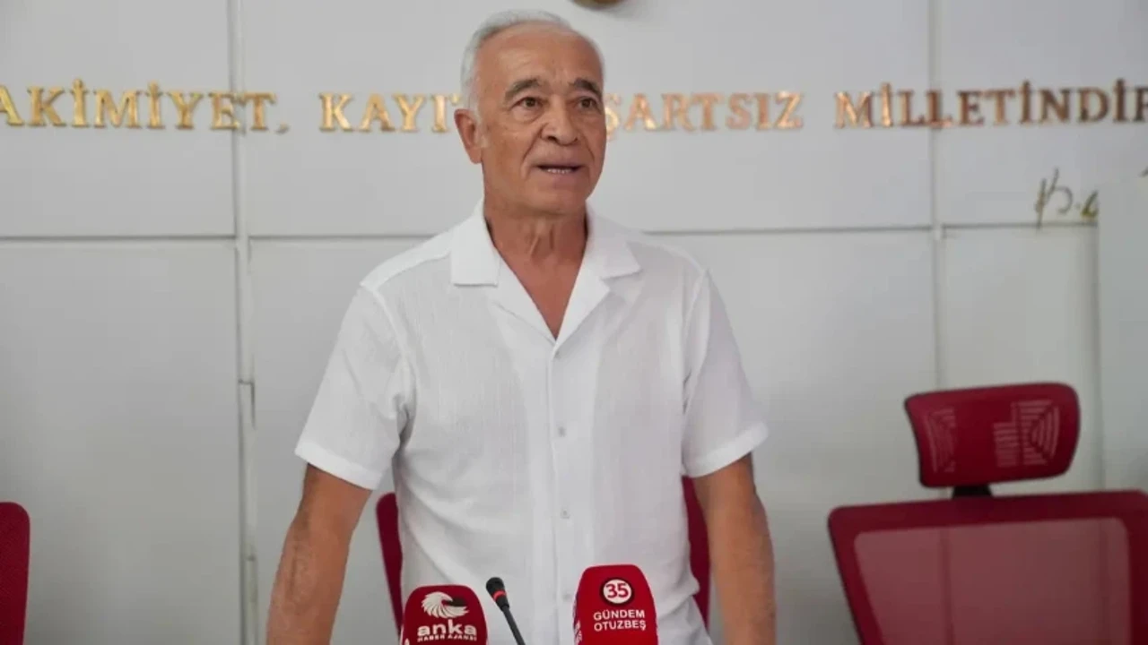 Seferihisar Belediyesi'nde başkanvekili CHP'li Fuat Gümüş seçildi