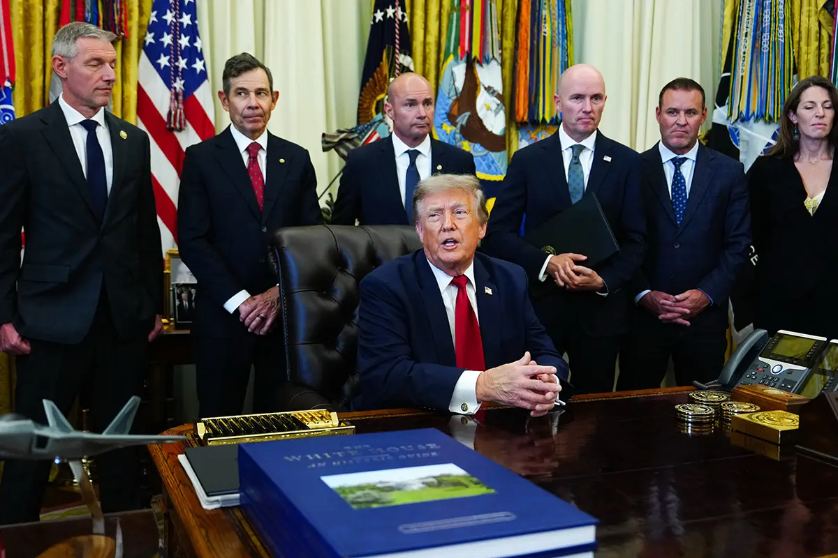 Hem saldırı hem müzakere mesajı! Trump: Bize ödeme yapılmasını istiyorum