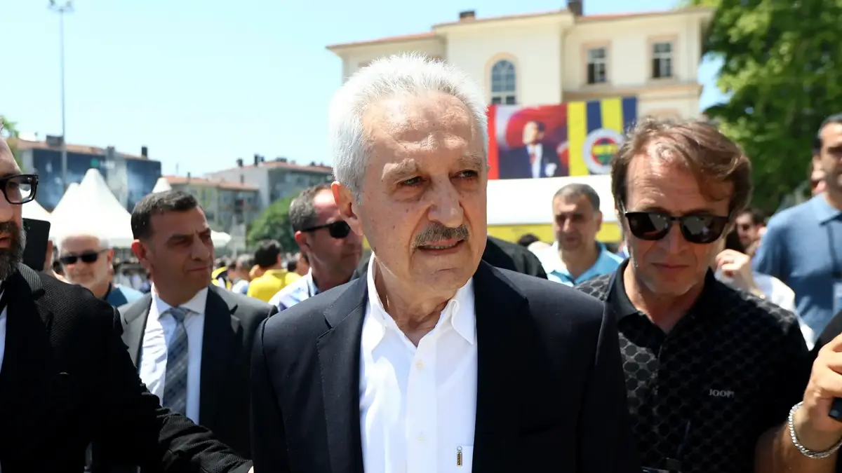 Adaylıktan çekilen Mehmet Ali Aydınlar: Fenerbahçe'nin yanında olmaya devam edeceğim