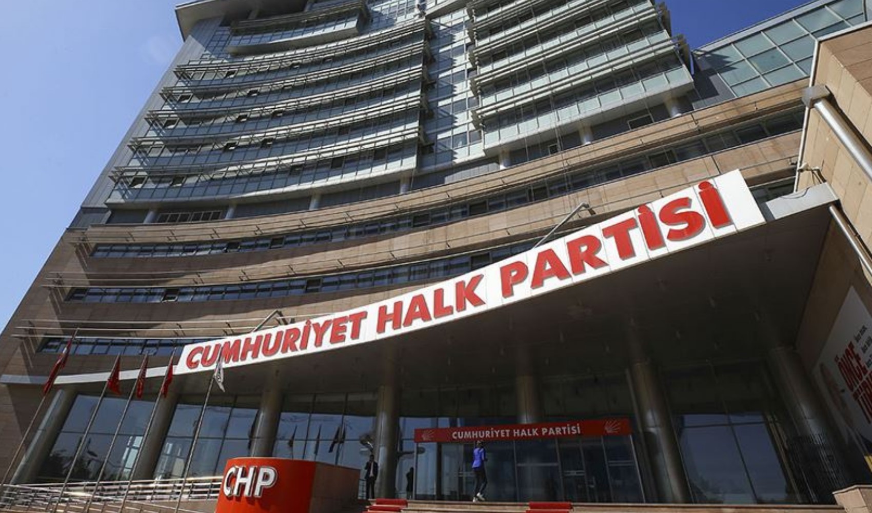 CHP, sosyal medya düzenlemesi için AYM'ye iptal başvurusu yaptı: Biz diyelim 'çorba' siz deyin 'torba'