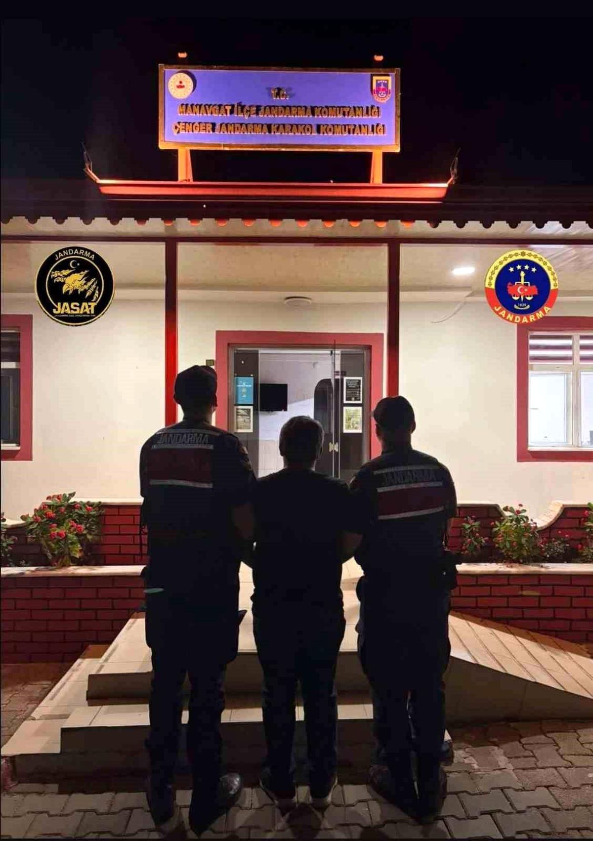Manavgat'ta 29 yıl kesinleşmiş hapis cezası bulunan hükümlü yakalandı