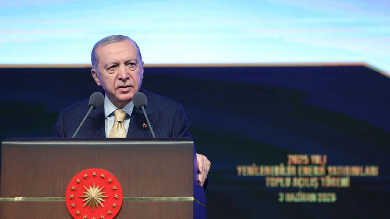 Erdoğan açıklamalarda bulunuyor...