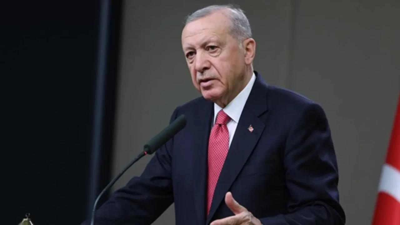 Cumhurbaşkanı Erdoğan'dan Aziz Yıldırım'a tebrik telefonu