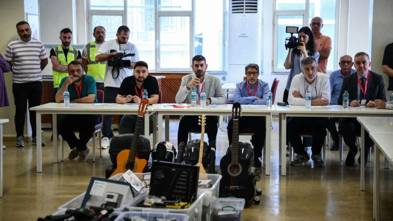 Unutulan binlerce eşya satıldı: Davul fırın bile çıktı