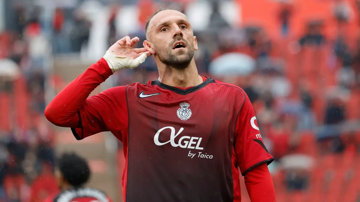 Aziz Yıldırım ilk transferini bitirdi! Vedat Muriqi'in bonservisi belli oldu
