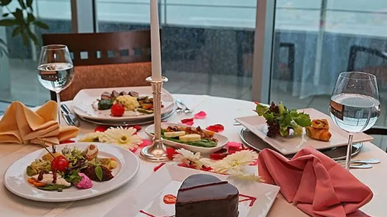 Eşinin yemeğini beğenmeyen kocaya mahkemeden şok!
