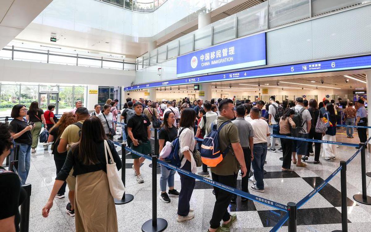 Çin'in Ada Eyaleti Hainan'daki İki Havalimanında Yaz Döneminde 8,25 Milyon Yolcu Bekleniyor