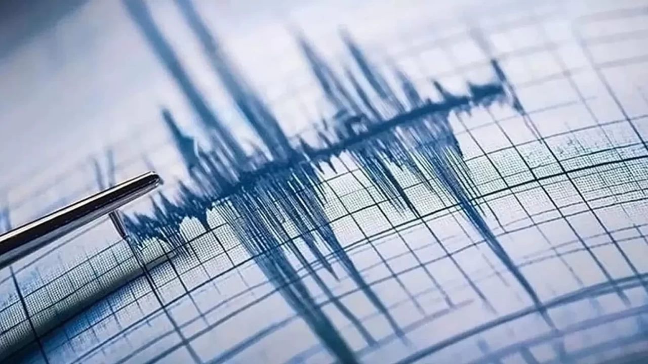 Endonezya 6,7 ile sallandı! Şiddetli deprem paniğe neden oldu