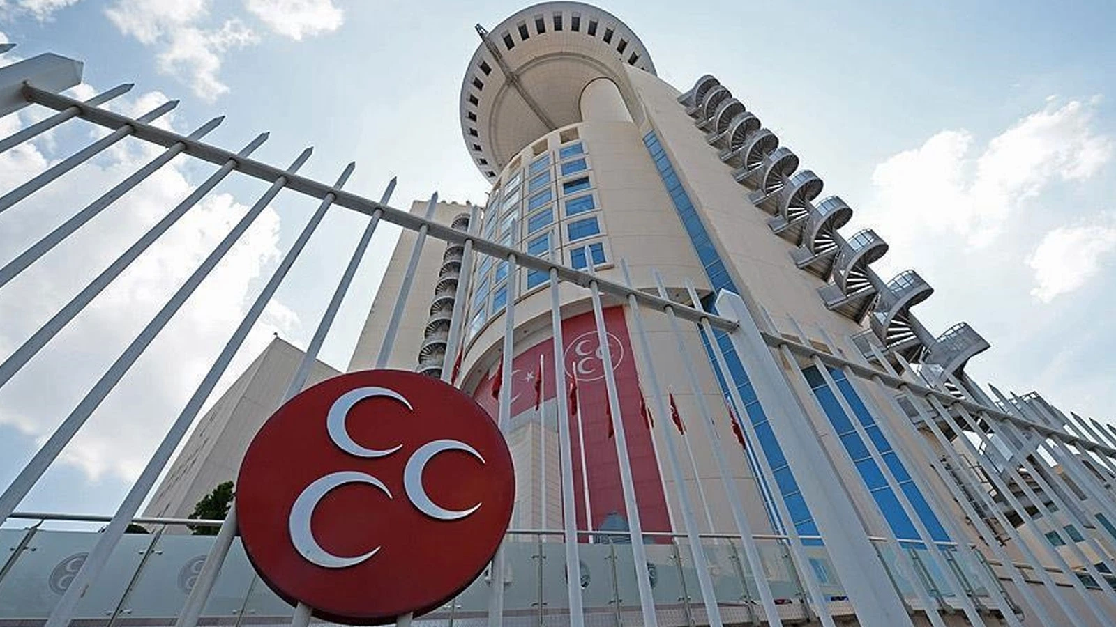 MHP, Adıyaman il ve merkez ilçe teşkilatlarını feshetti