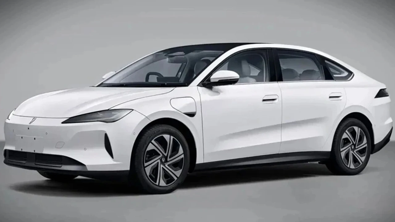 Volkswagen'in ucuz elektrikli kozu Jetta M6 sahnede