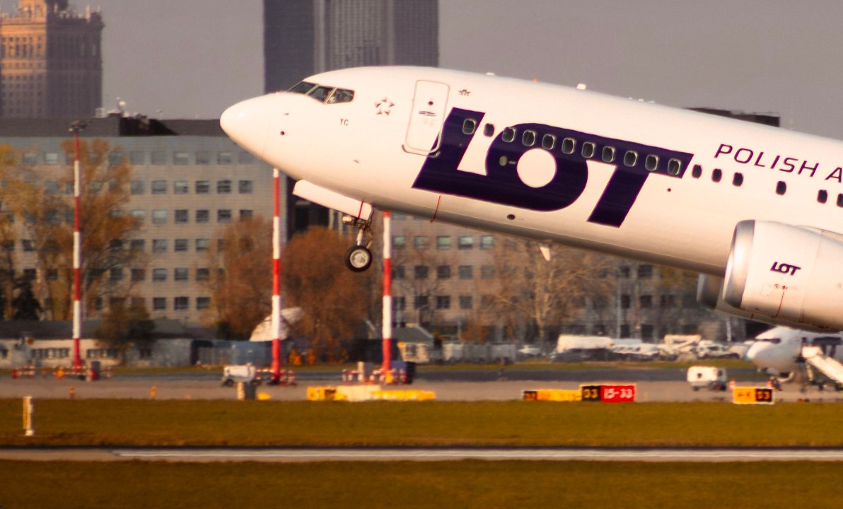 Kokpitte korku dolu anlar! Pilot bayıldı, yolcu uçağı acil iniş yaptı