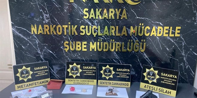 Uyuşturucuyu klozete döktü, sifon çalışmayınca yakalandı