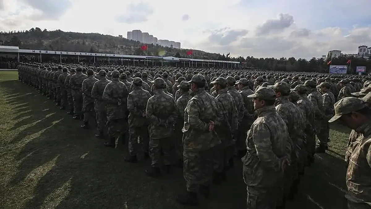 Yeni askerlik düzenlemesi! AK Parti hazırladı, 400 bin kişi faydalanacak