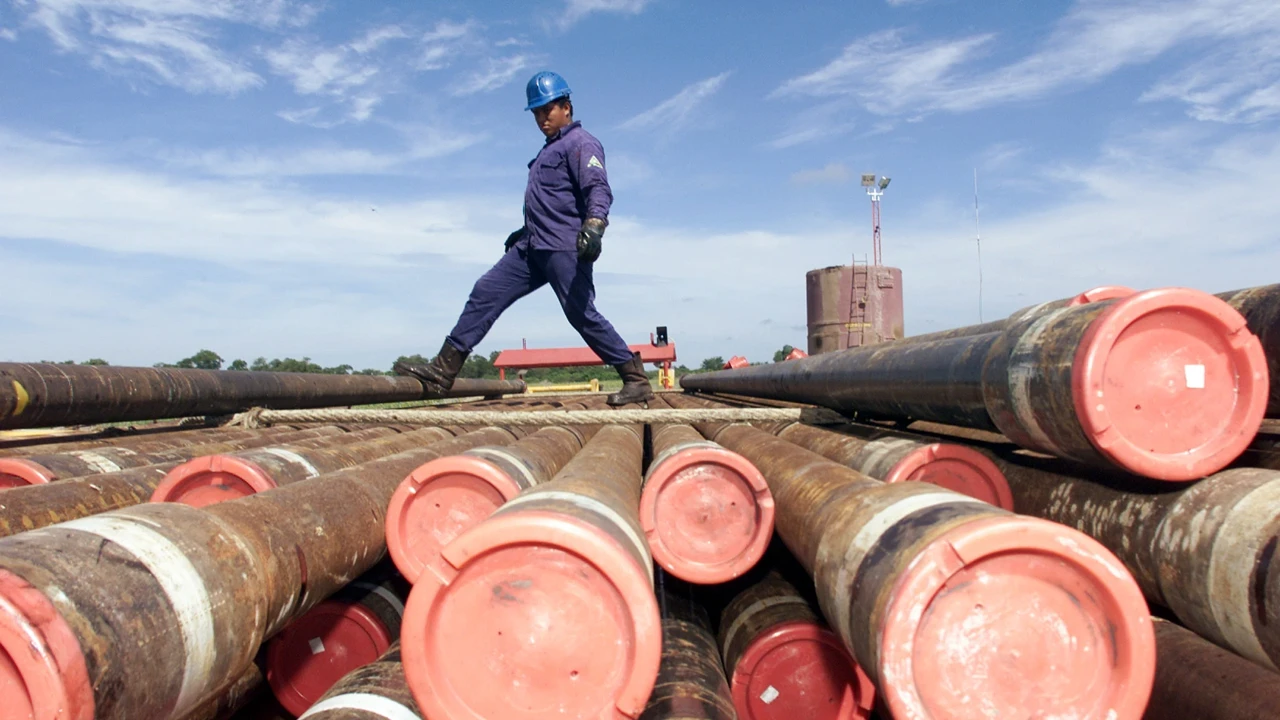 İran ve İsrail'in saldırıları durdu, petrol fiyatları geriledi