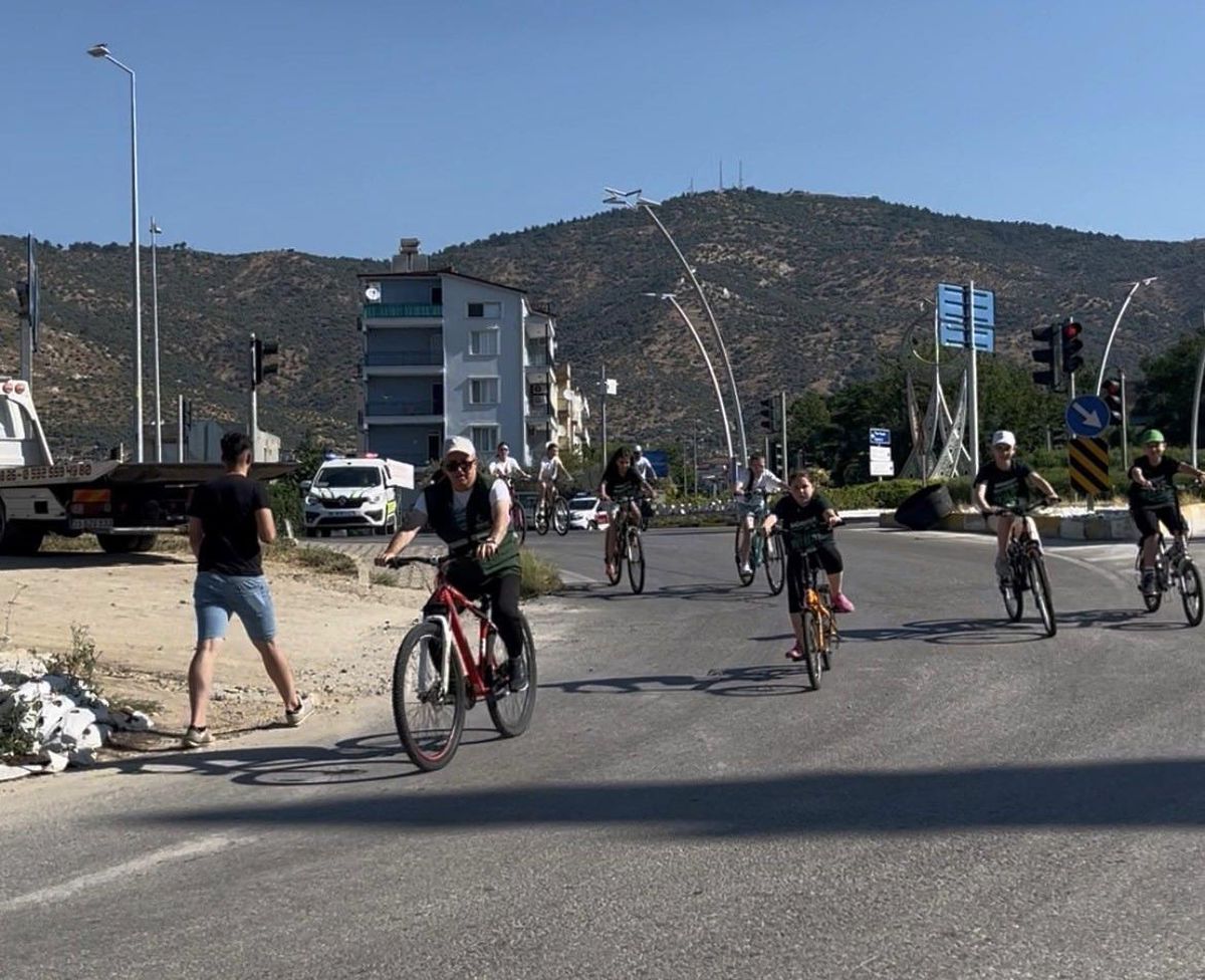 Bayındır'da sağlıklı yaşam için pedal çevirdiler