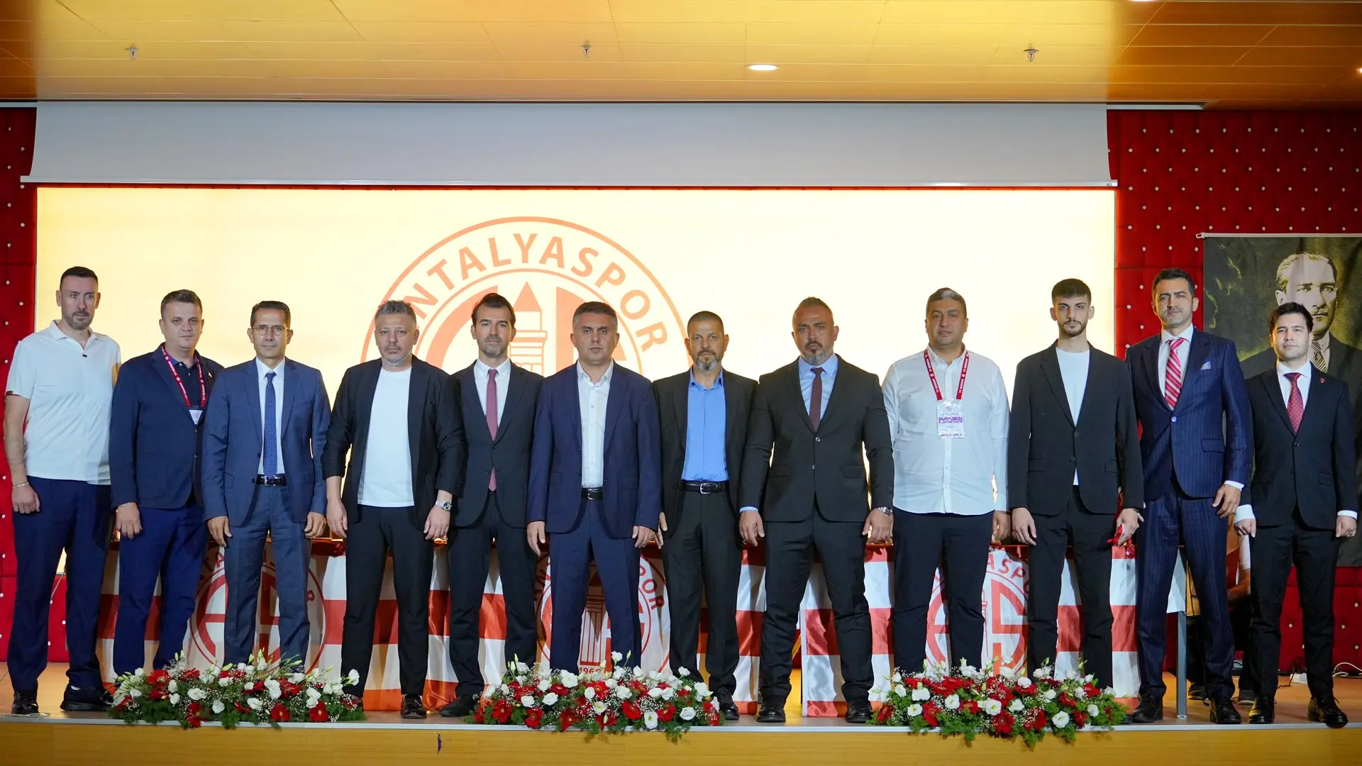Antalyaspor'da yeni yönetimden taraftar yürüyüşü