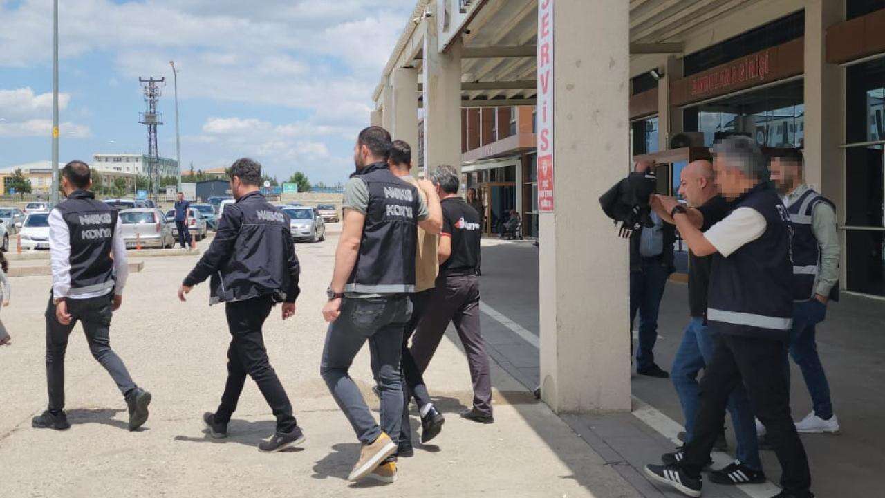Mersin'de plaj hırsızlığına karışan 5 şüpheli Osmaniye'de polis ekiplerince yakalandı