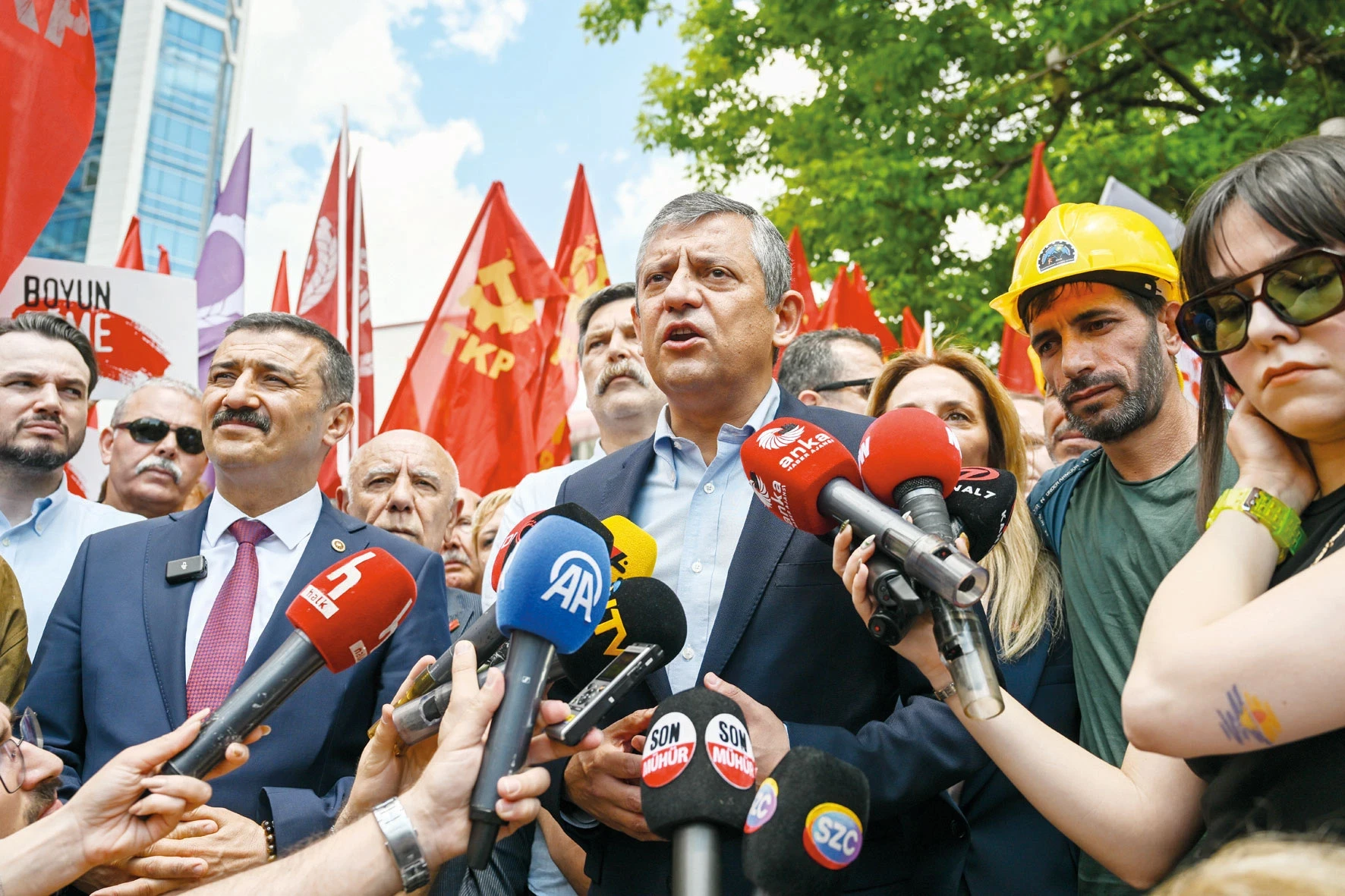 Özel’den madenciye destek: Hakkı yenilende birleşmeliyiz