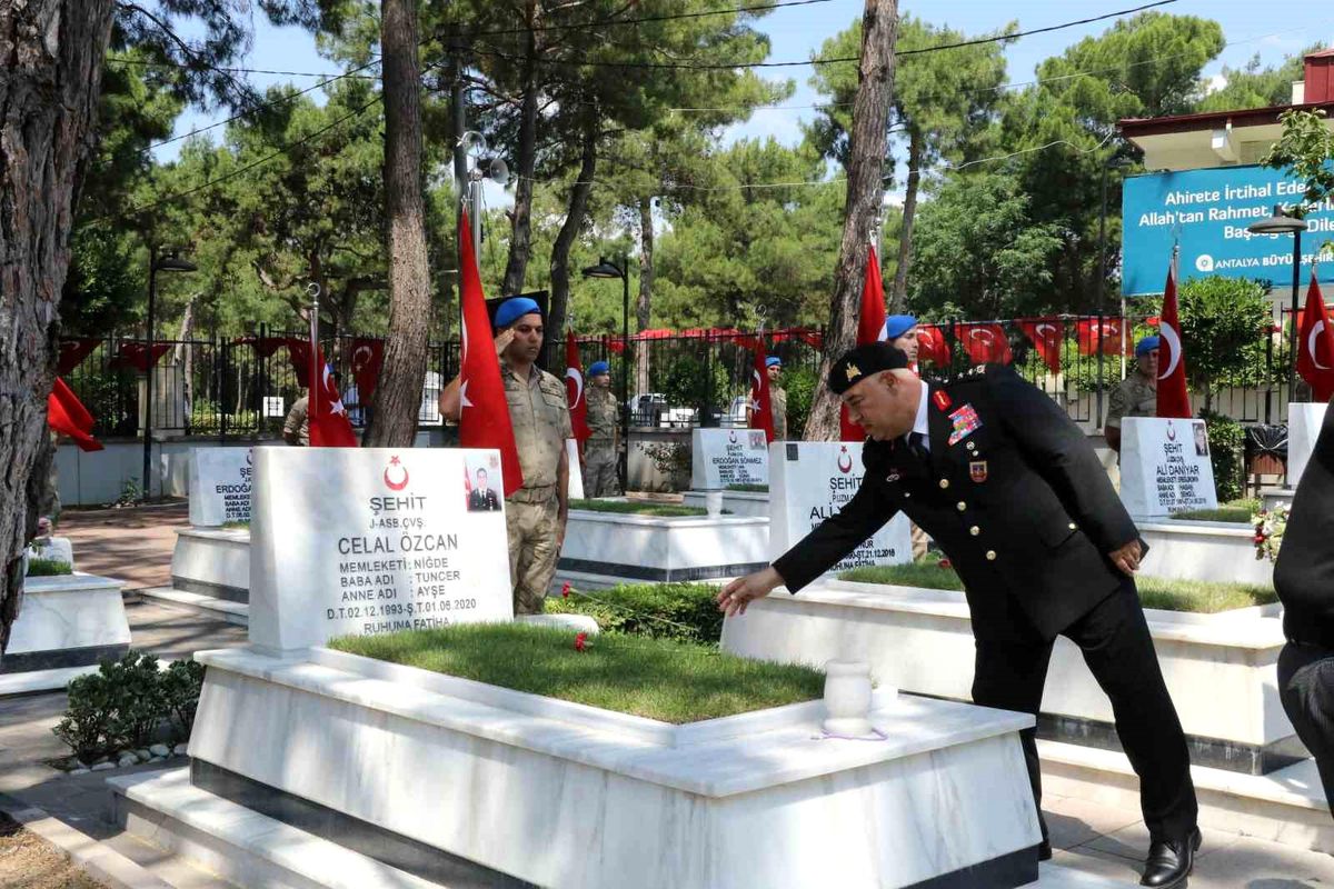 Jandarma'nın 187. yılında Antalya'da şehitler anıldı