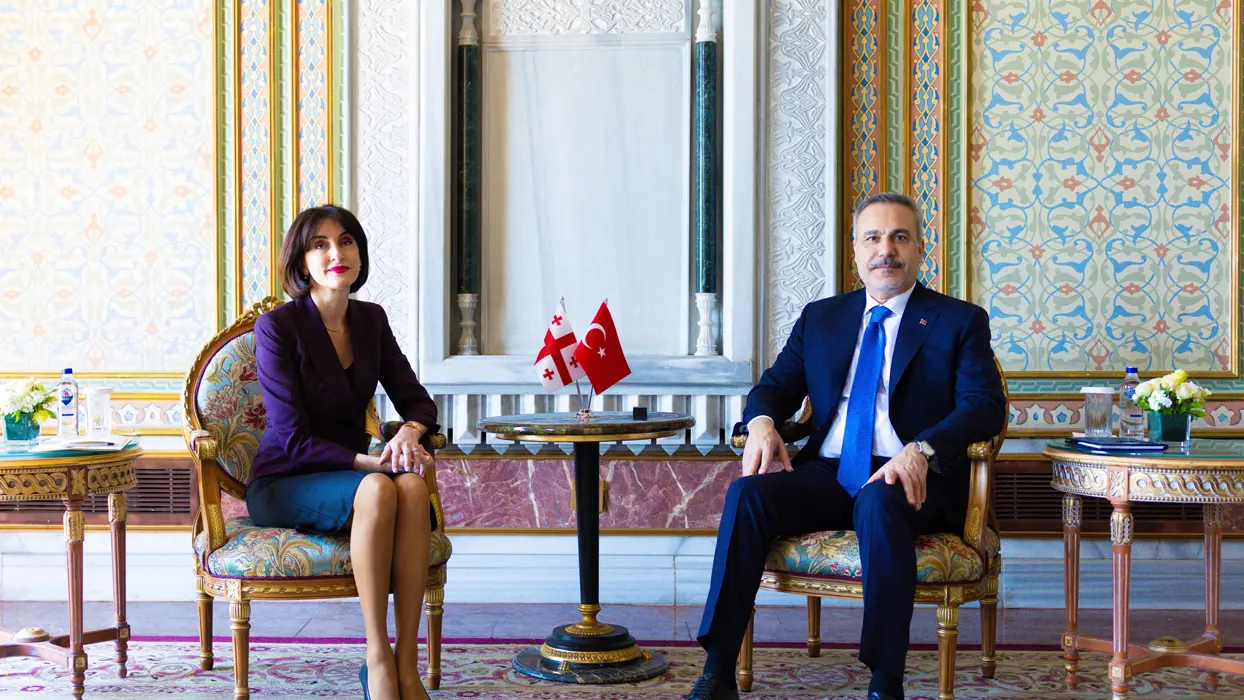 İstanbul'da diplomasi trafiği! Bakan Fidan, Gürcistan Dışişleri Bakanı ile görüştü
