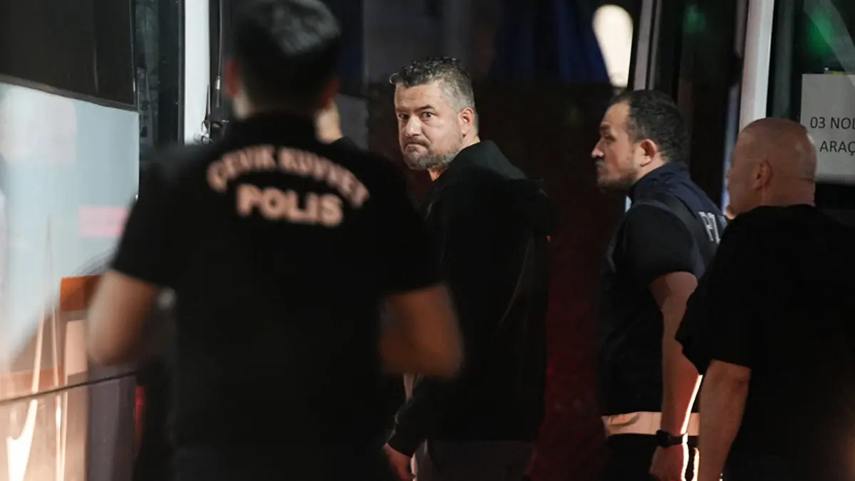 Son dakika | Buca Belediyesi'ne yolsuzluk operasyonu: Belediye Başkanı Görkem Duman dahil 42 kişi tutuklandı