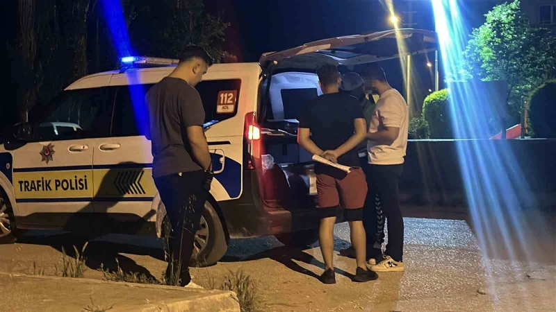 Polis uygulamasını görünce aracını park etti: 1.24 promil alkollü çıktı