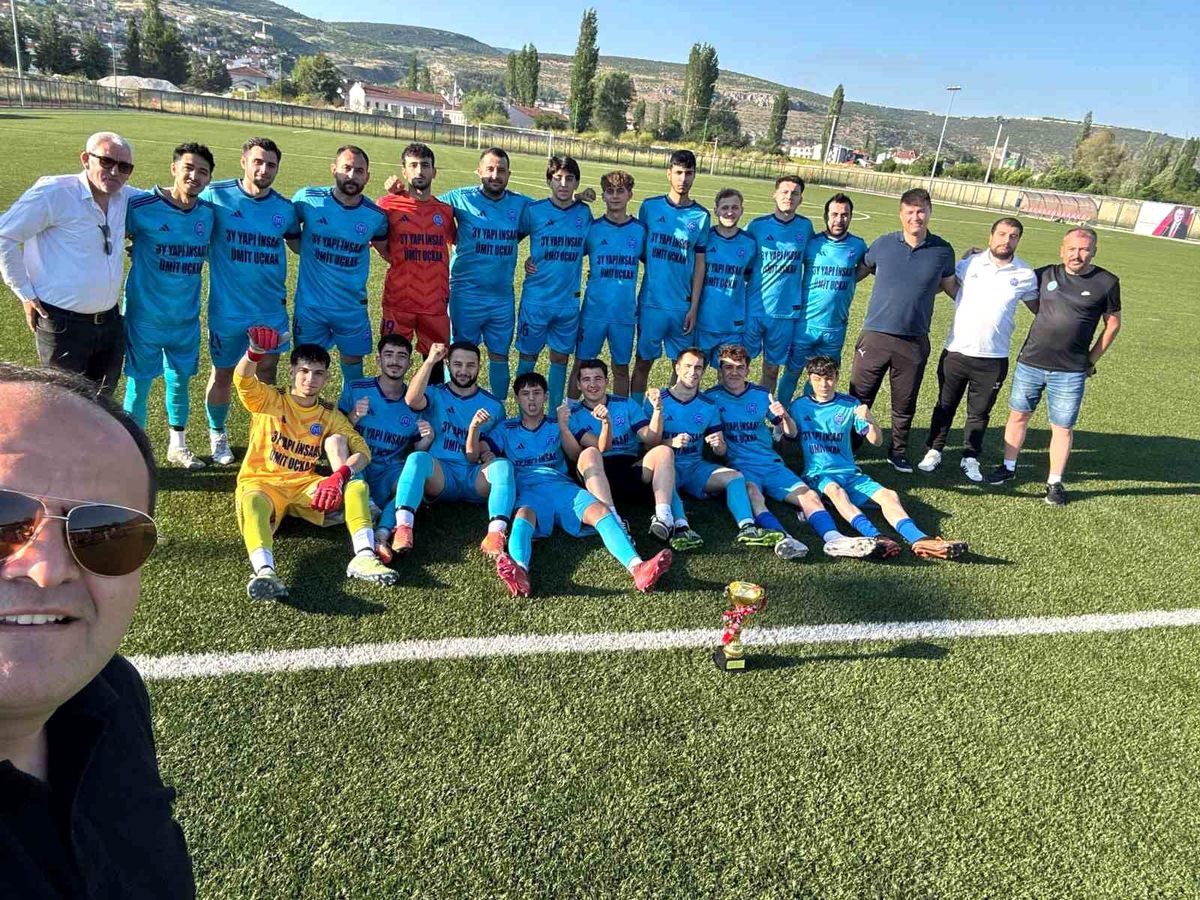 Gölpazarıspor 1. Amatör Lig'e yükselmeyi son haftada kaybetti