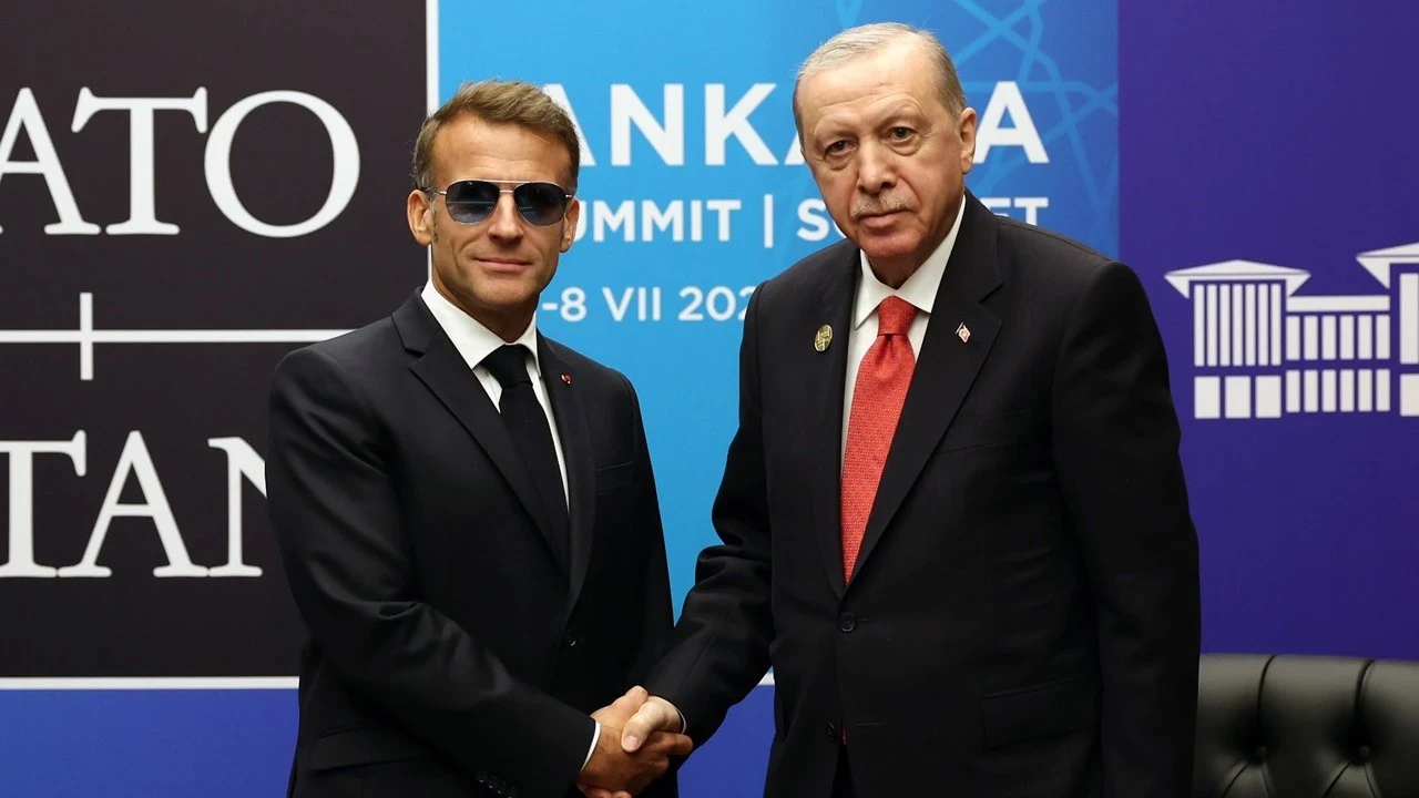 Macron: Erdoğan'la görüşmeden çok memnunum