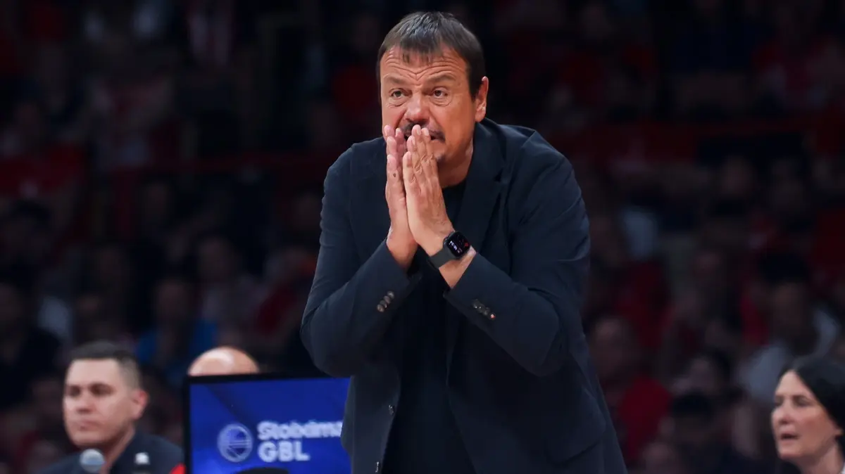 Ergin Ataman maç sonu çıldırdı! "Böyle bir şey nasıl olabilir""