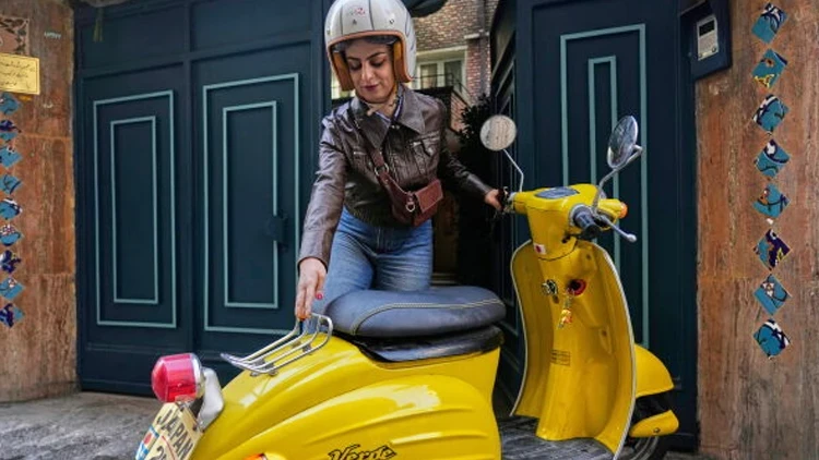 İran'da kadınlara motosiklet ehliyeti müjdesi