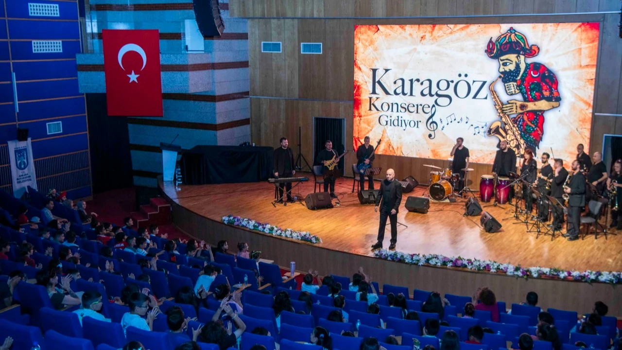 Ankara'da Karagöz Konsere Gidiyor müzikali sezon finali yaptı