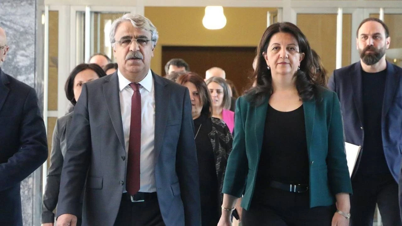 DEM Parti heyeti İmralı'ya doğru yola çıktı!