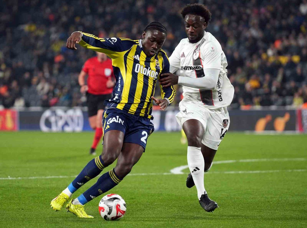 Fenerbahçe'de Kante sağlık kontrolünden geçti, Cherif sakat