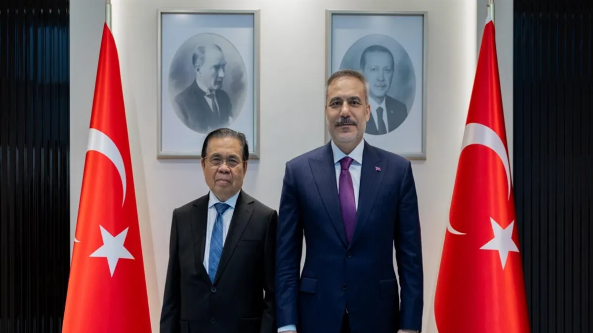 Bakan Fidan'dan diplomasi trafiği: Moro İslam Kurtuluş Cephesi lideri İbrahim ile görüştü