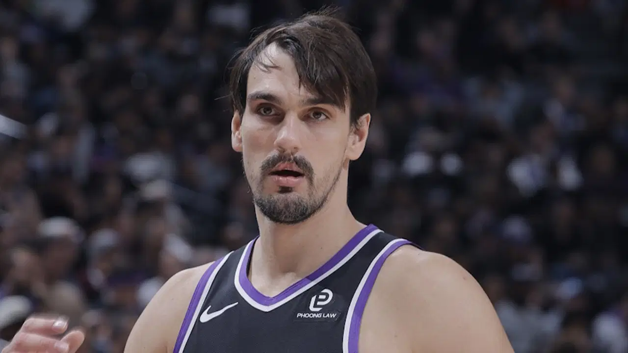 Hırvat basketbolcu Dario Saric, yeniden Anadolu Efes'te