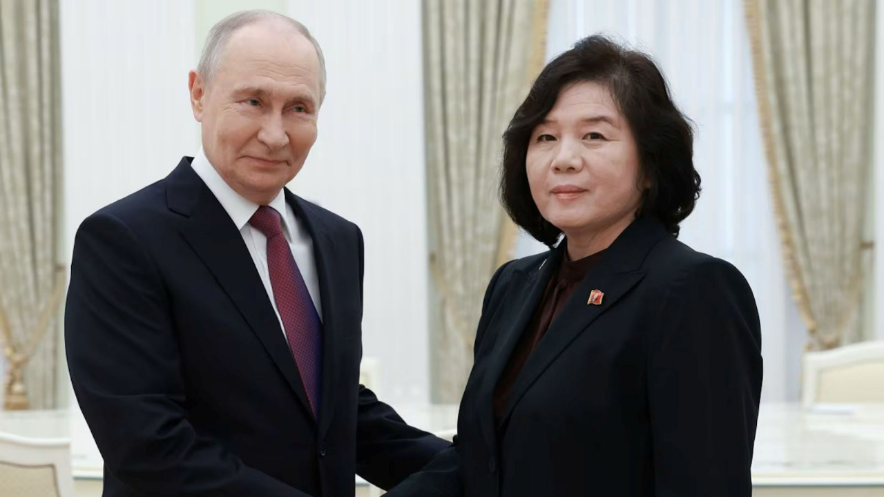 KDHC Dışişleri Bakanı Choe Moskova'da Putin'le buluştu