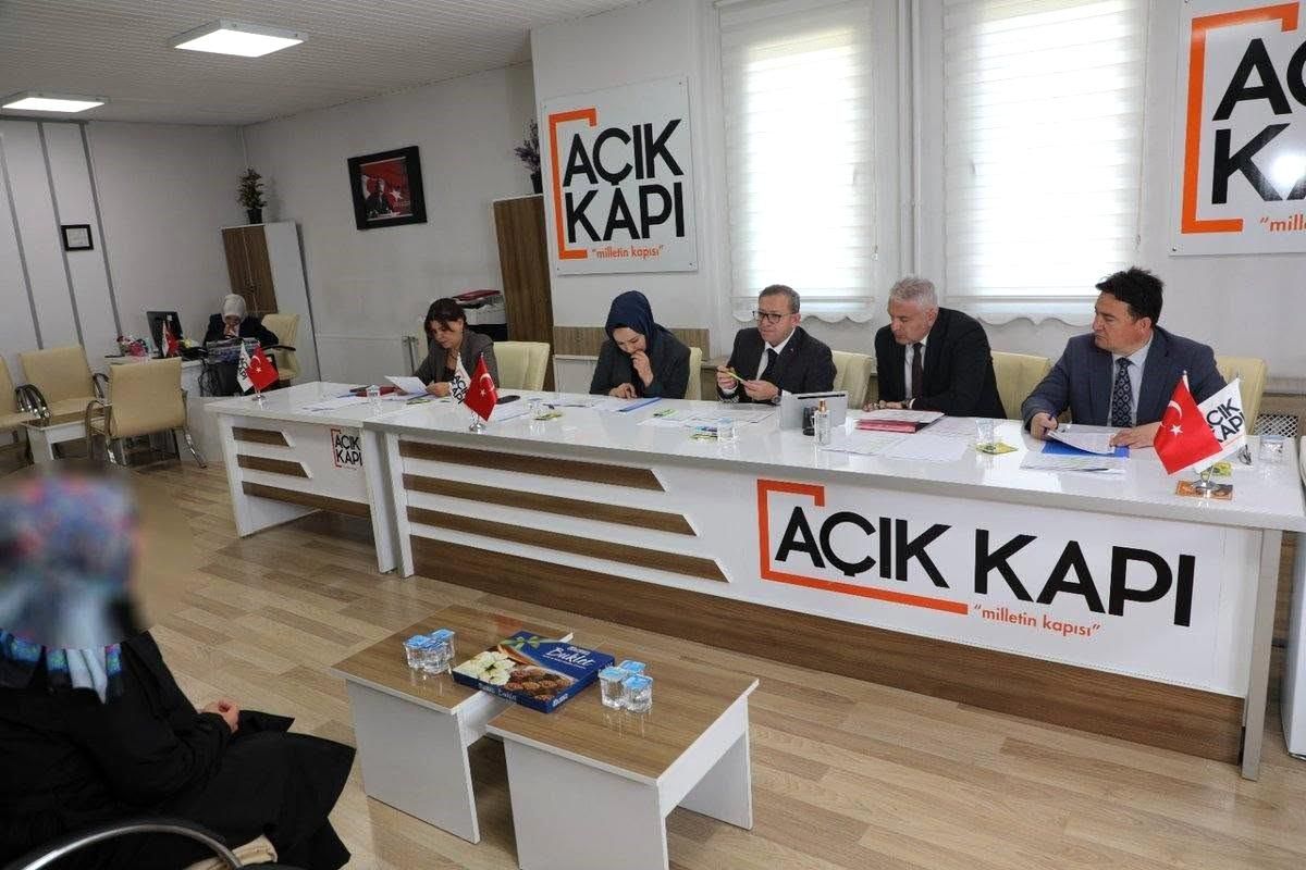 Vali Ziya Polat, Halk Günü'nde vatandaşların talep ve sorunlarını dinledi
