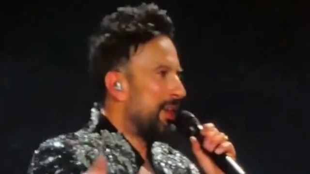 Tarkan konserine ezan arası verdi