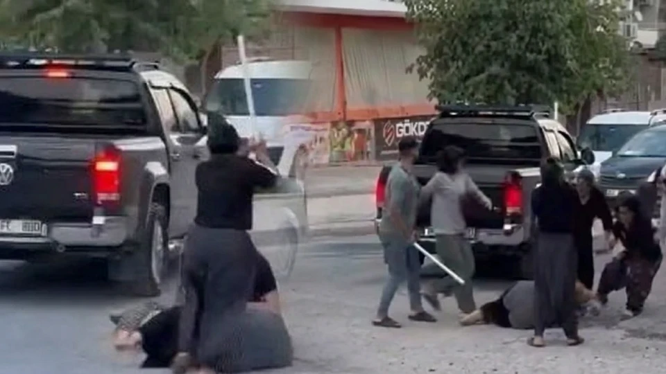 Dulkadiroğlu Bağlarbaşı olayı: Kadınların sopalarla birbirine girdiği kavgada 2 kişinin tedavisi hastanede sürüyor