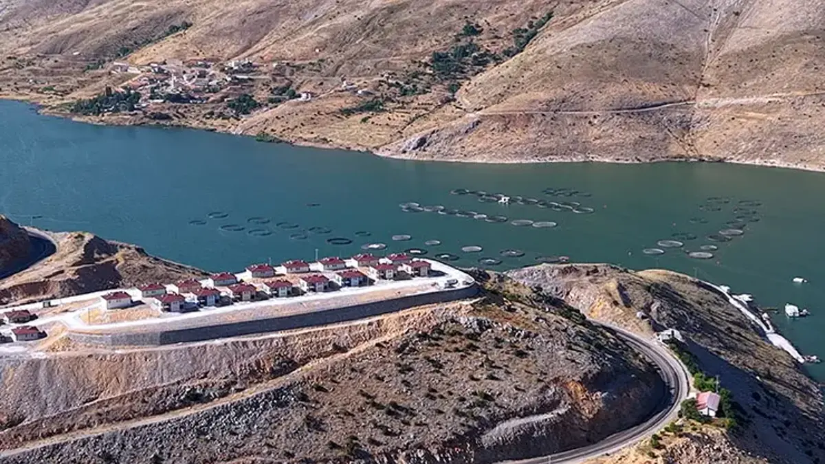 Bakan Kurum paylaştı! İşte Adıyaman'da inşa edilen köy evleri
