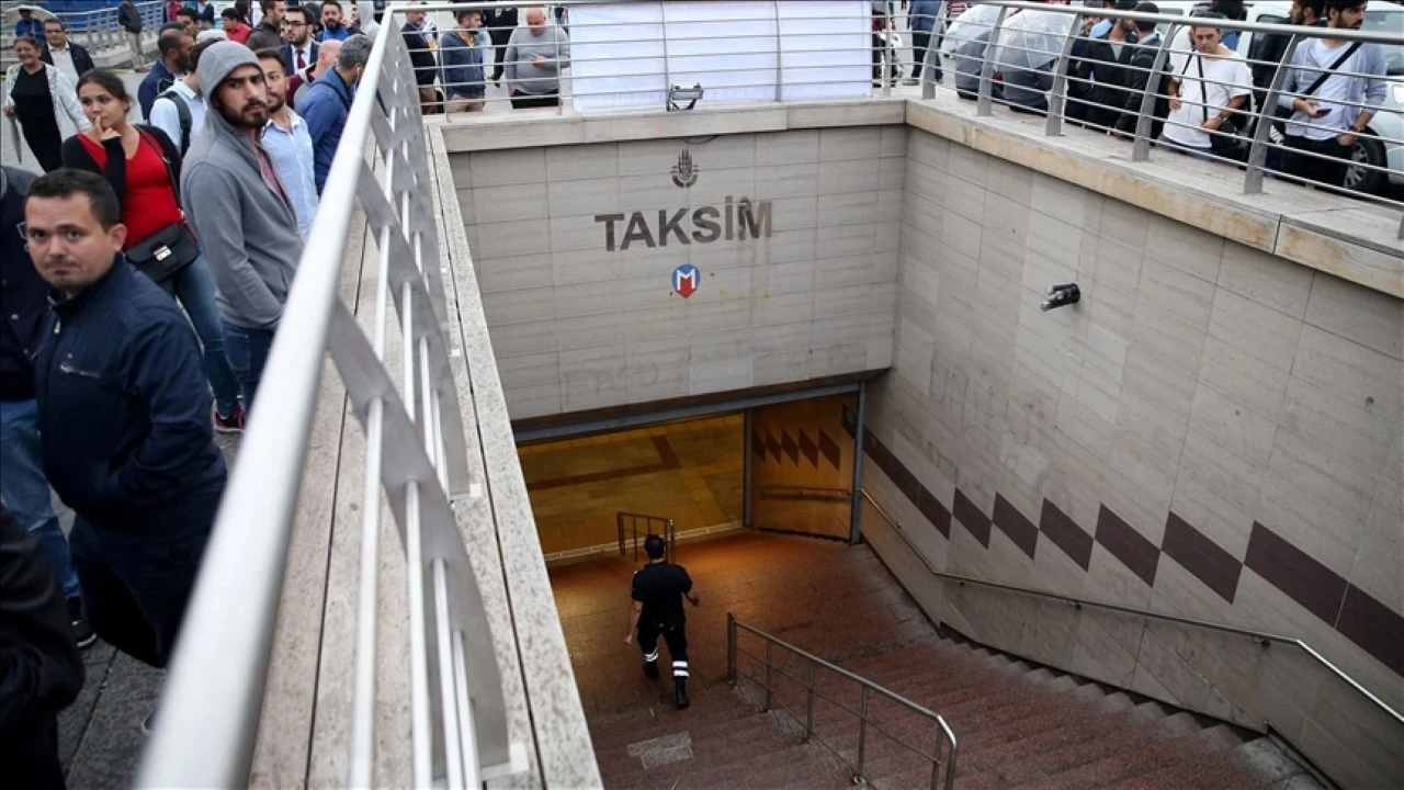 Taksim metrosu kapatıldı