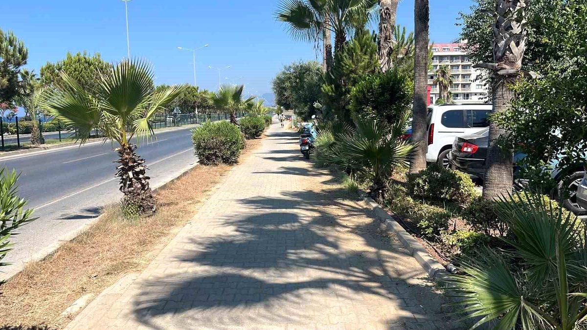 Otelin önüne bıraktığı motosikleti sabah göremeyince hırsızlığı güvenlik kamerasından gördü