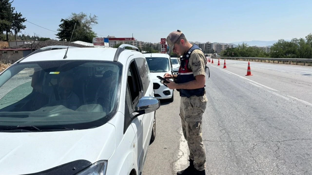 Gaziantep'te operasyon: Aranan 25 şahıs yakalandı