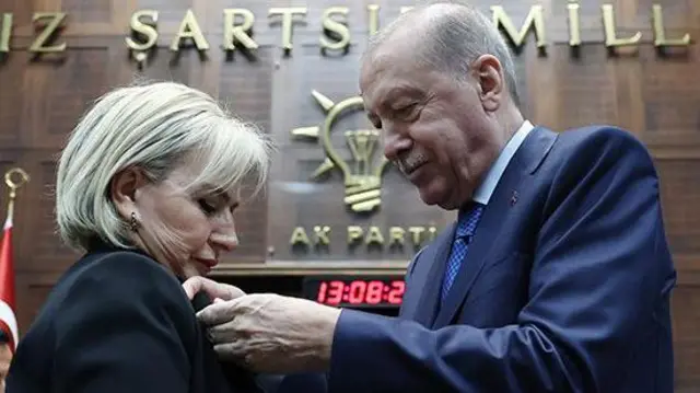 CHP'den istifa ettikten sonra AKP'ye katılan Nimet Özdemir kimdir?