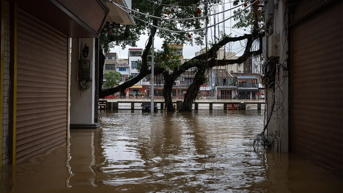 Baraj yarıldı, bölge sular altında: Çin'de felaket: 39 ölü