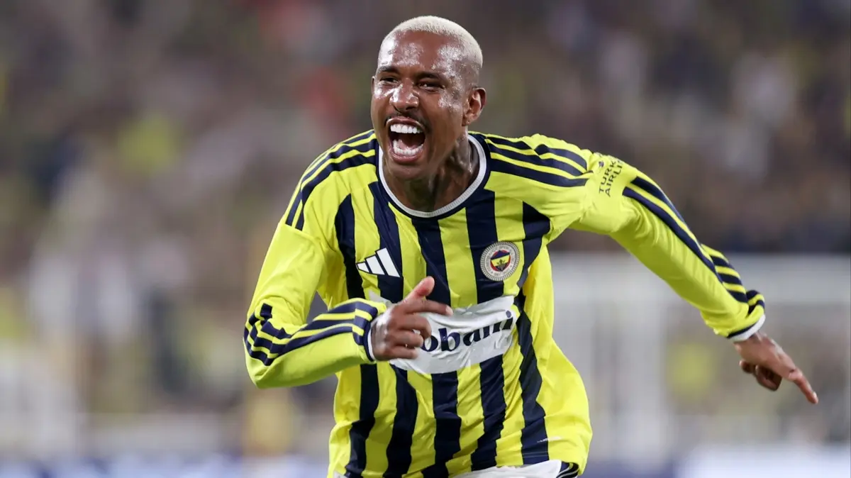 Fenerbahçe'de yeni sezonun ilk golü Talisca'dan!