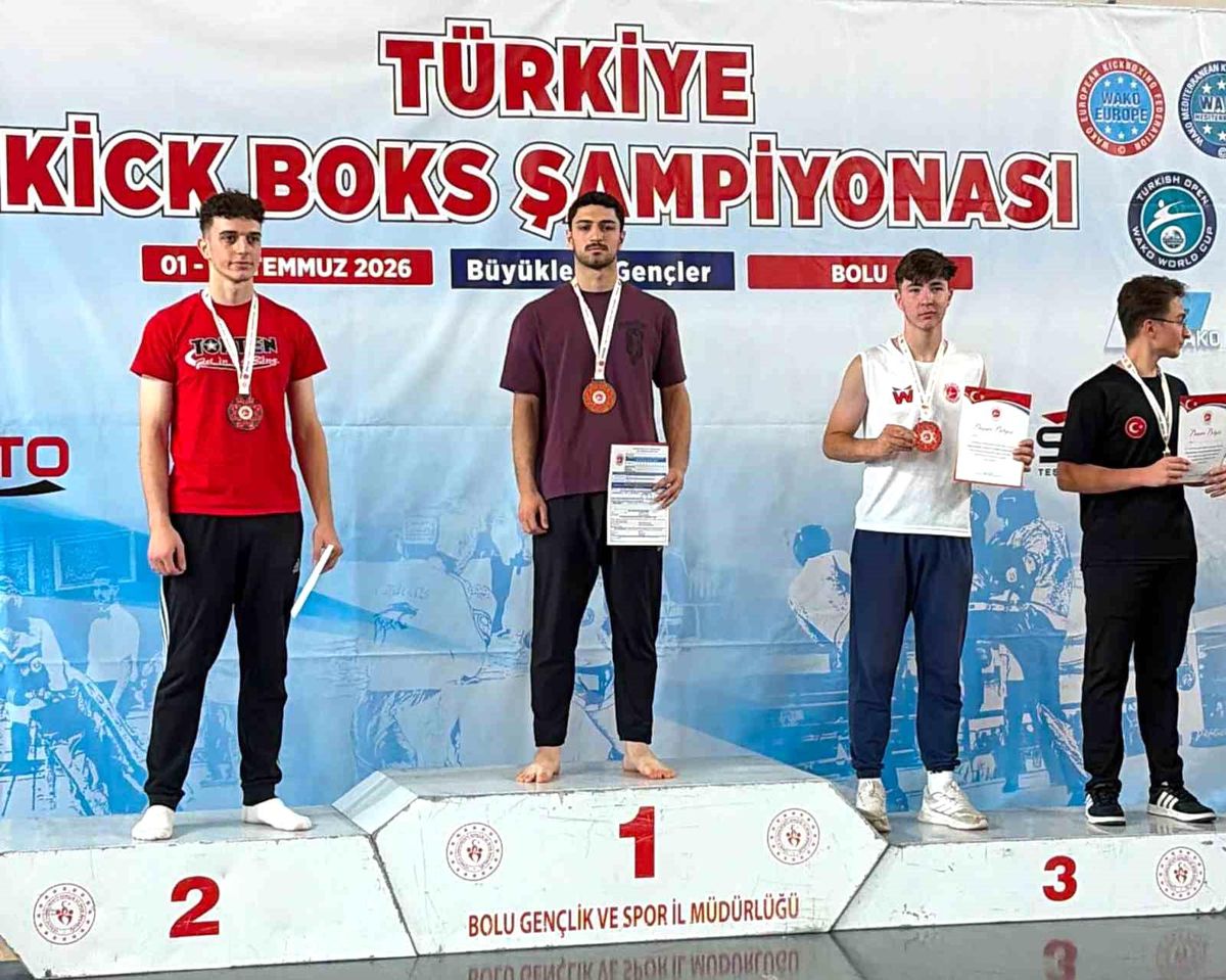 Elazığ'ın altın yumrukları Türkiye kürsüsünde