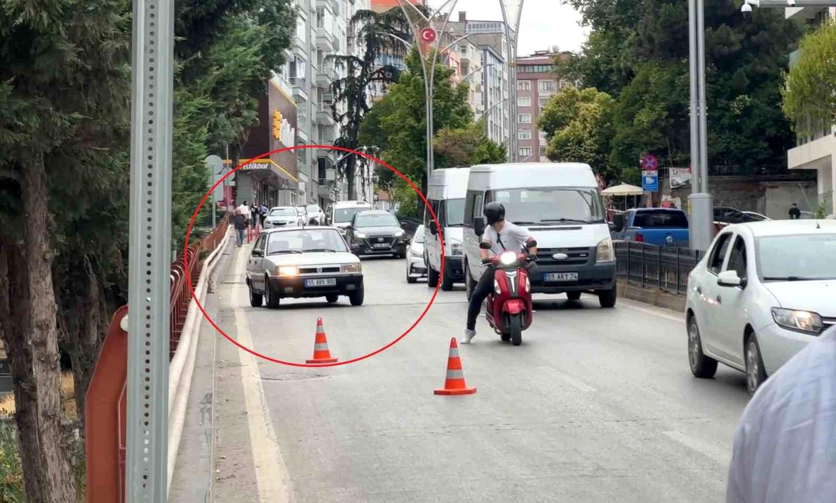 Trafik denetimini görünce anayolda geri geri kaçtı, motorize polis yakaladı