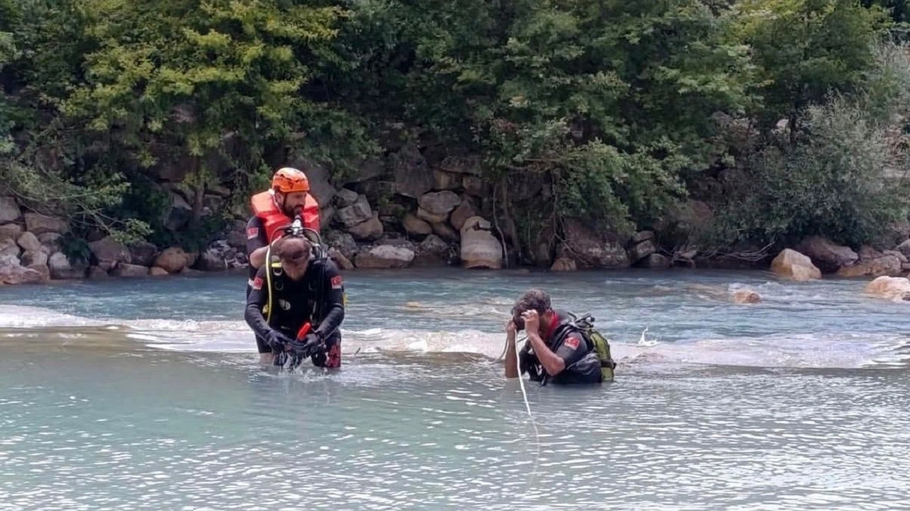 Antalya'da serinlemek için girdiği çayda kaybolan genç 13 gündür aranıyor